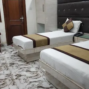 Adb Crystal Deluxe Otel